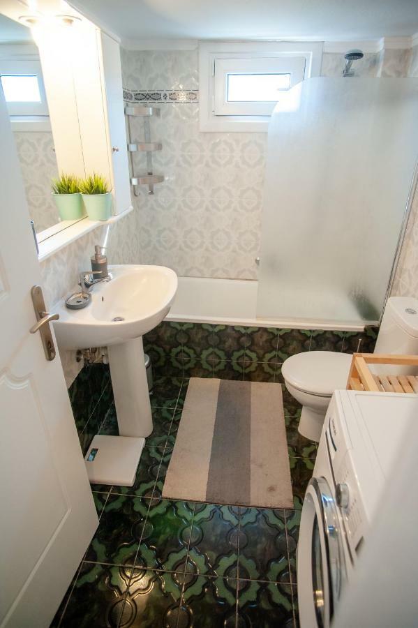 Aegean Family Apartment Peraia  ภายนอก รูปภาพ